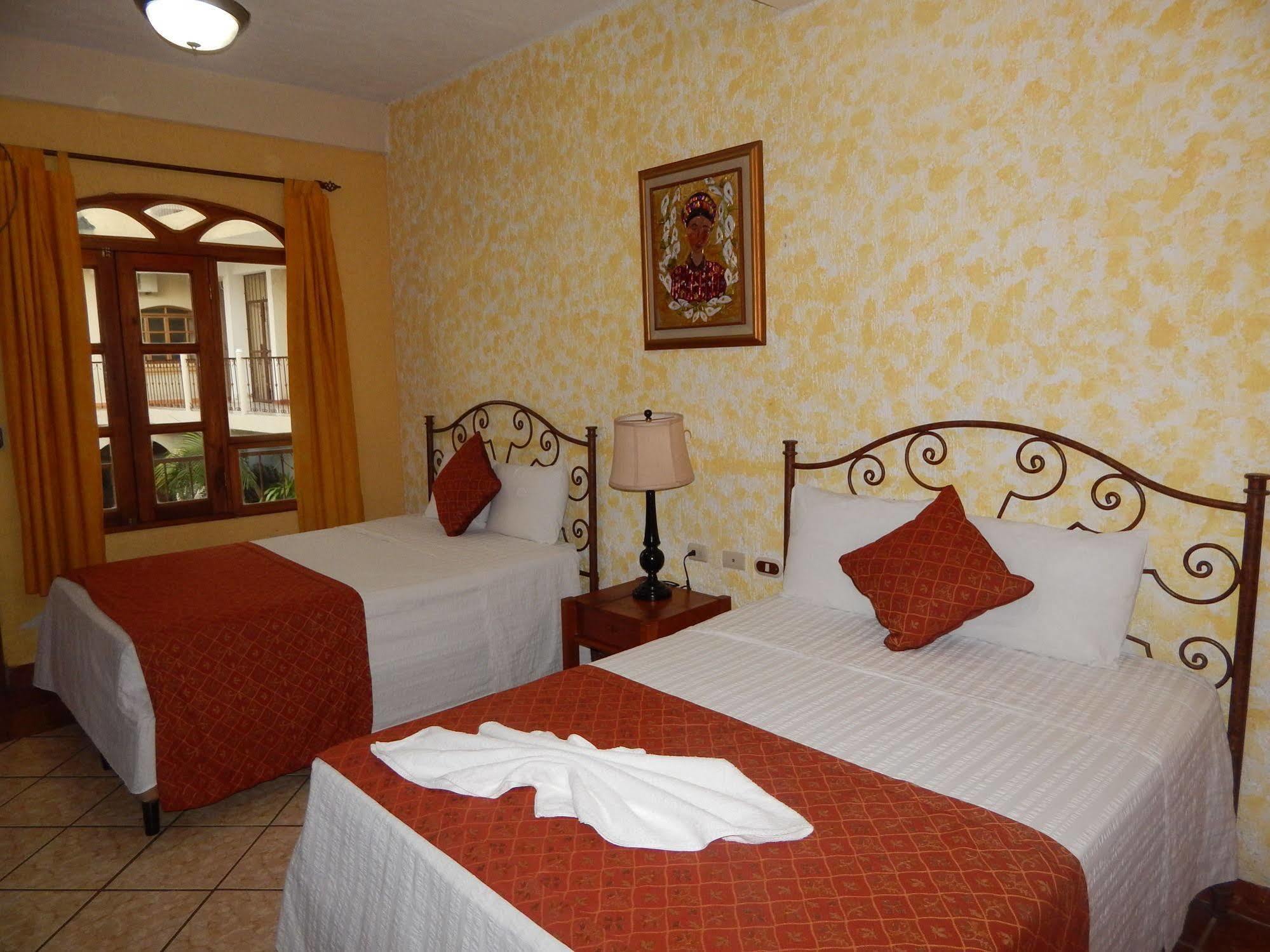 Hotel Quinta Maya Флорес Екстер'єр фото